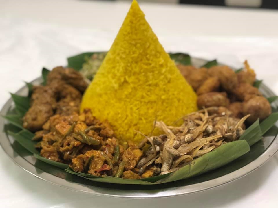 Nasi Tumpeng