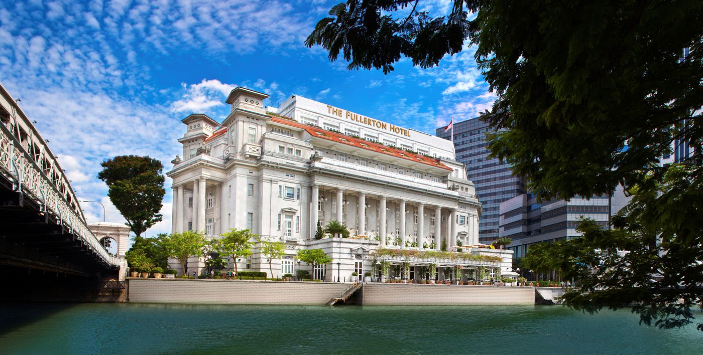 Tour of Fullerton Hotel