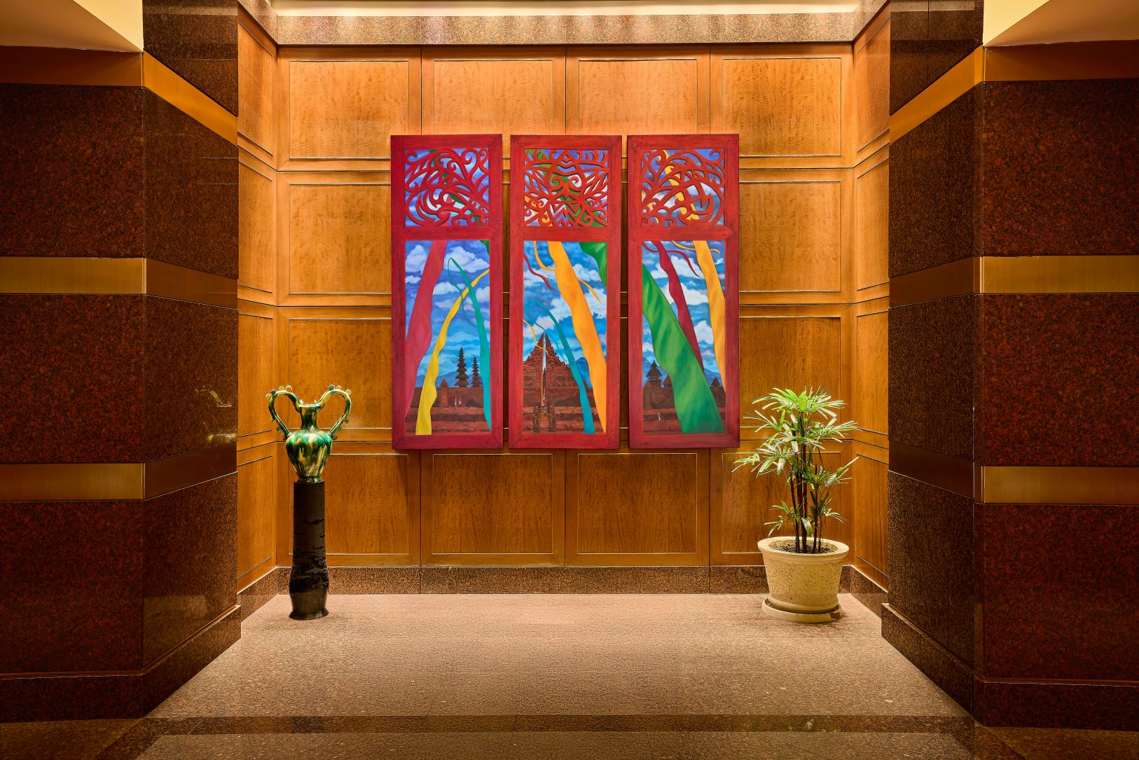 Heritage-Inspired Dining at Oscar_s and the Hotel_s Asian Art Self-Guided Tour
